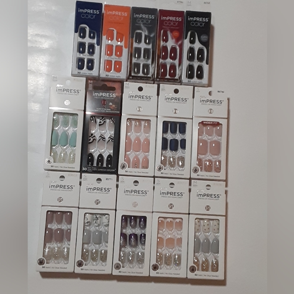 15 Packs, Press on nails with designs - Picture 2 of 4